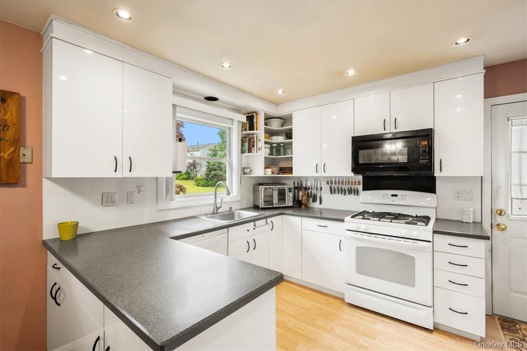 20 Lancaster Drive, Suffern, NY 10901