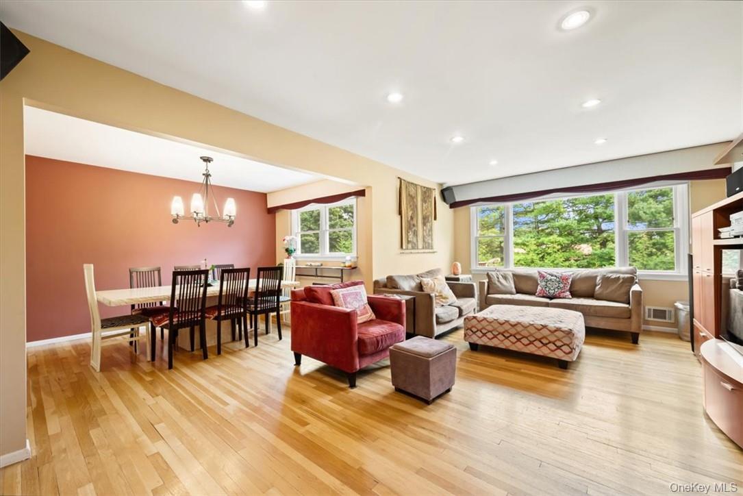 20 Lancaster Drive, Suffern, NY 10901