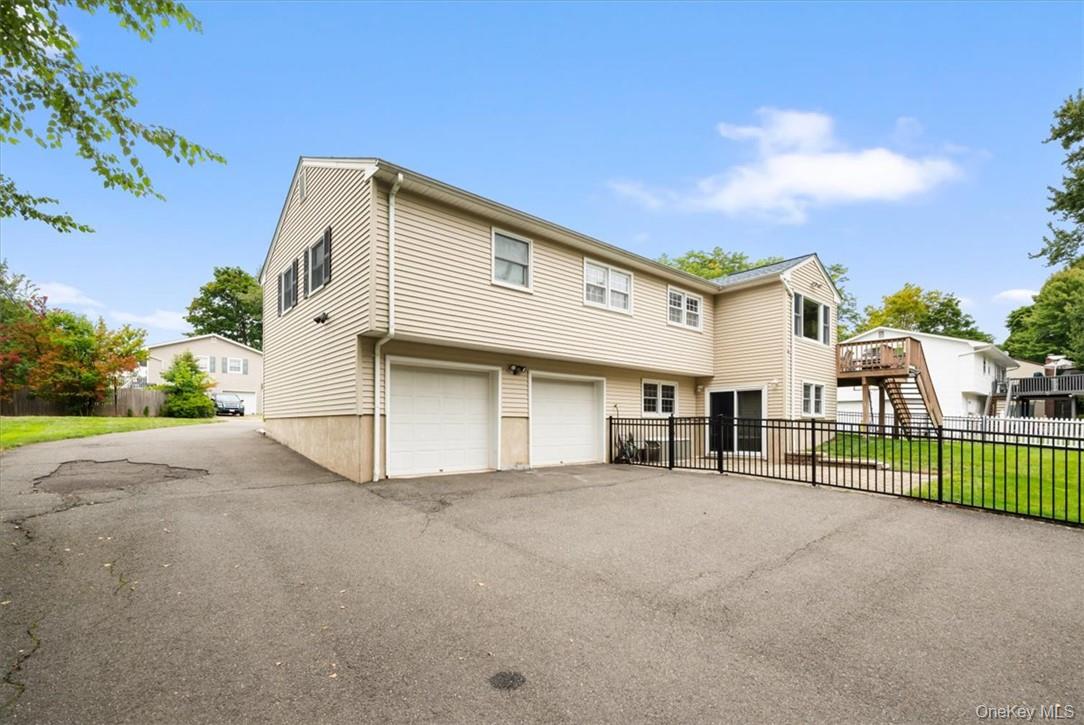 20 Lancaster Drive, Suffern, NY 10901