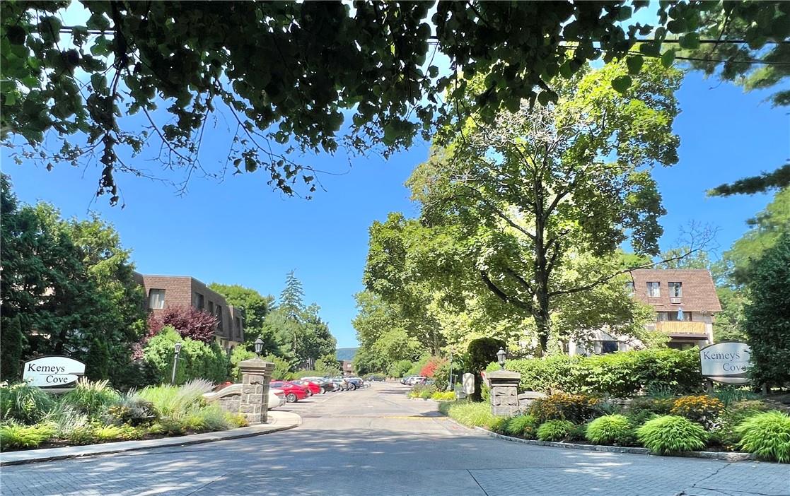 5 Kemeys Cove # 505, Briarcliff Manor, NY 10562