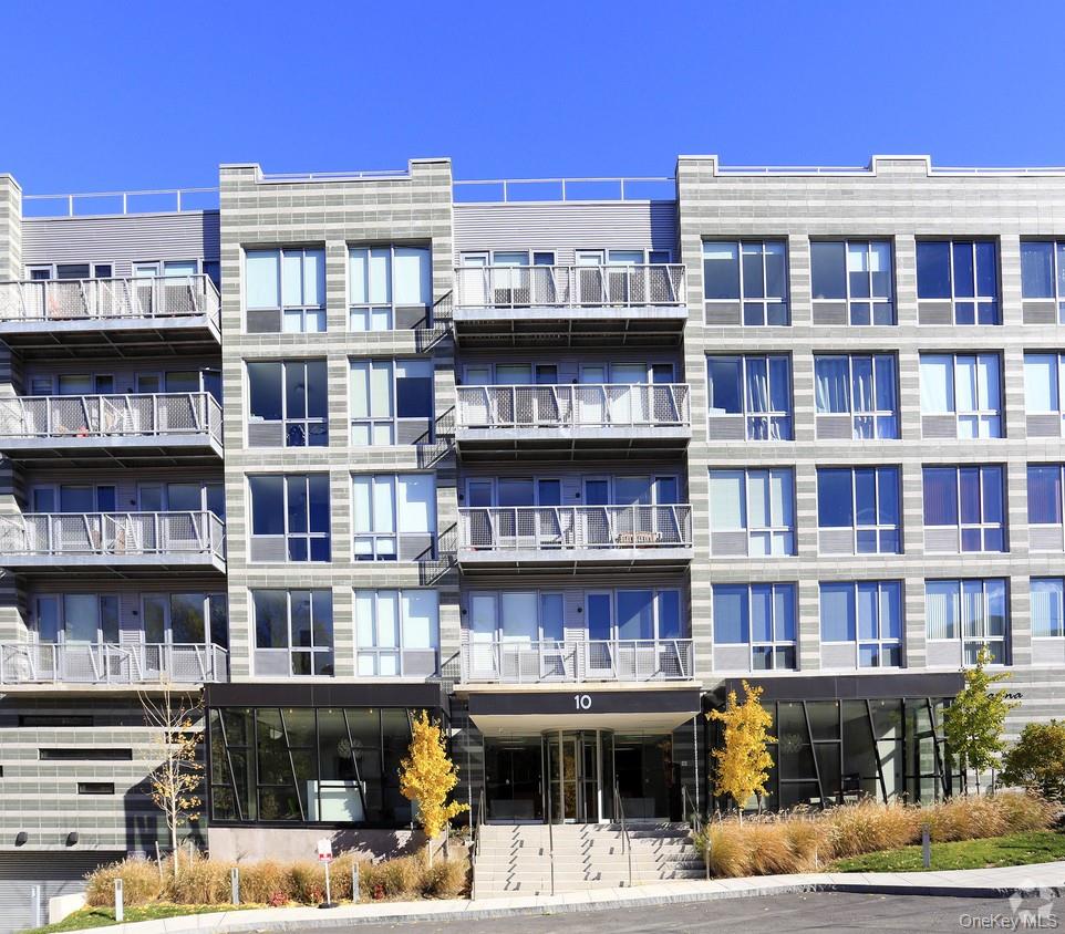 10 Dekalb Avenue # 505, White Plains, NY 10605