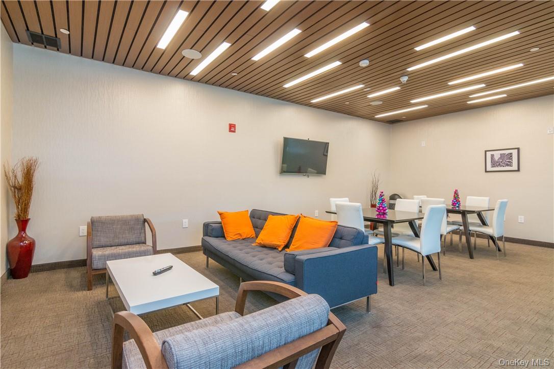 10 Dekalb Avenue # 505, White Plains, NY 10605