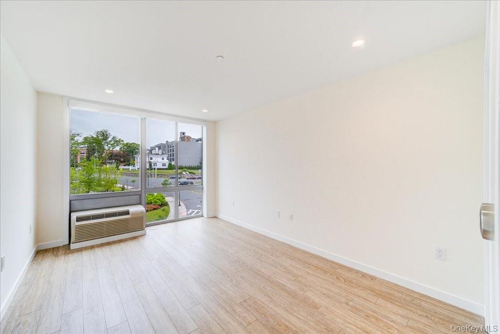 10 Dekalb Avenue # 505, White Plains, NY 10605