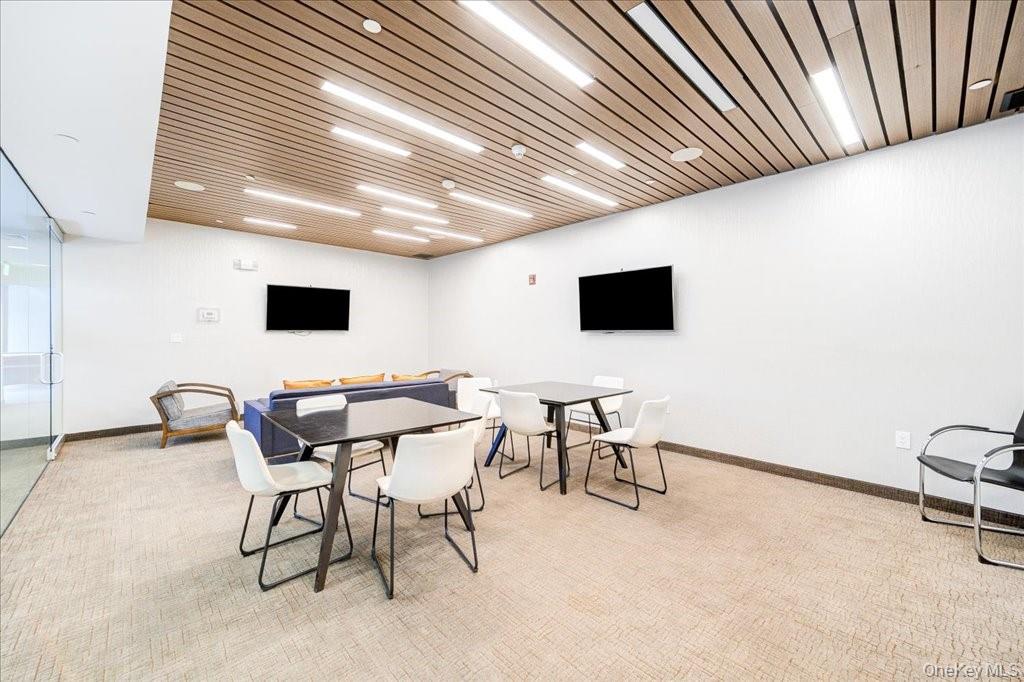 10 Dekalb Avenue # 505, White Plains, NY 10605