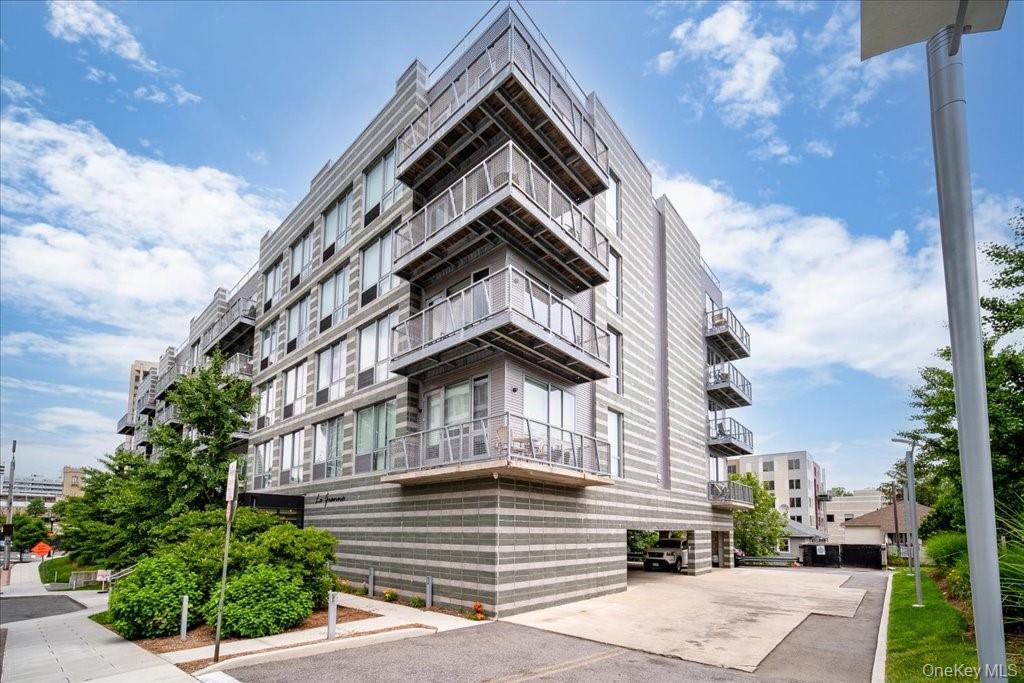 10 Dekalb Avenue # 505, White Plains, NY 10605