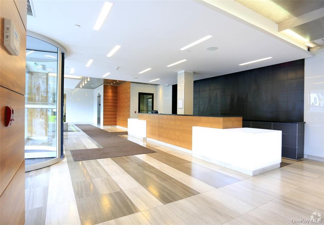 10 Dekalb Avenue # 505, White Plains, NY 10605