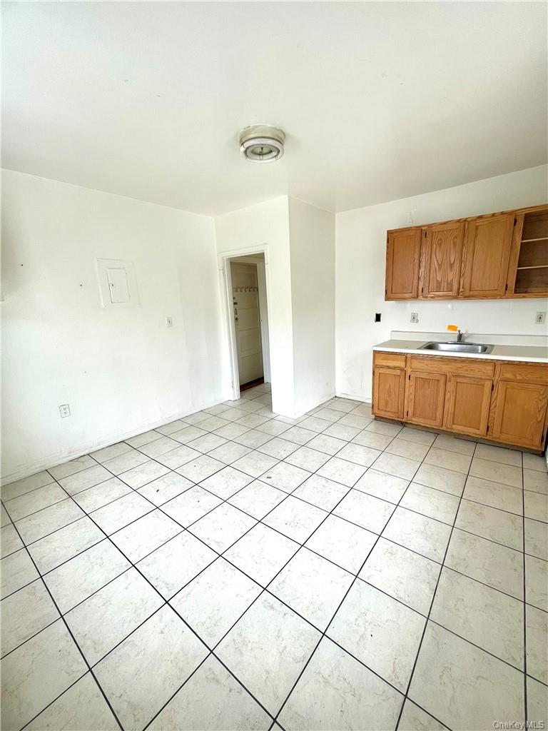 27 Fox Island Road, Port Chester, NY 10573