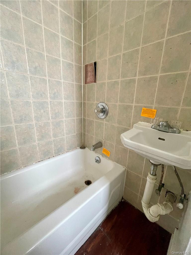 27 Fox Island Road, Port Chester, NY 10573