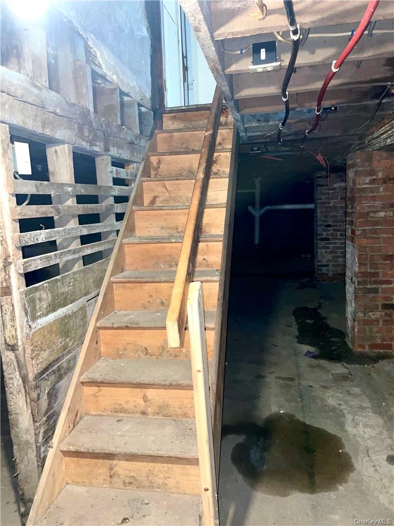 27 Fox Island Road, Port Chester, NY 10573