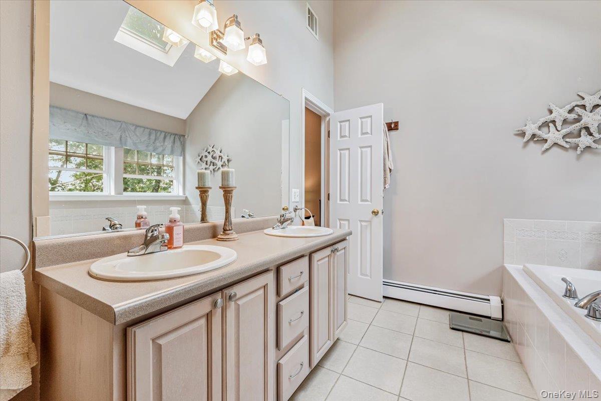 4 Carlisle Court, Highland Mills, NY 10930