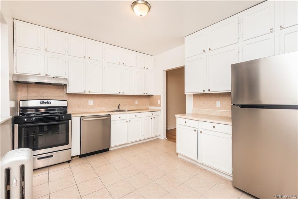 204 W 260th Street, Bronx, NY 10471