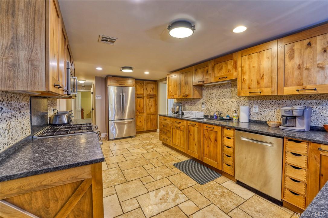 103 Carney Road, Ulster Park, NY 12487