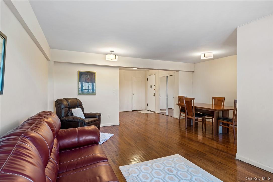 1910 Pelham Parkway S # 5C, Bronx, NY 10461