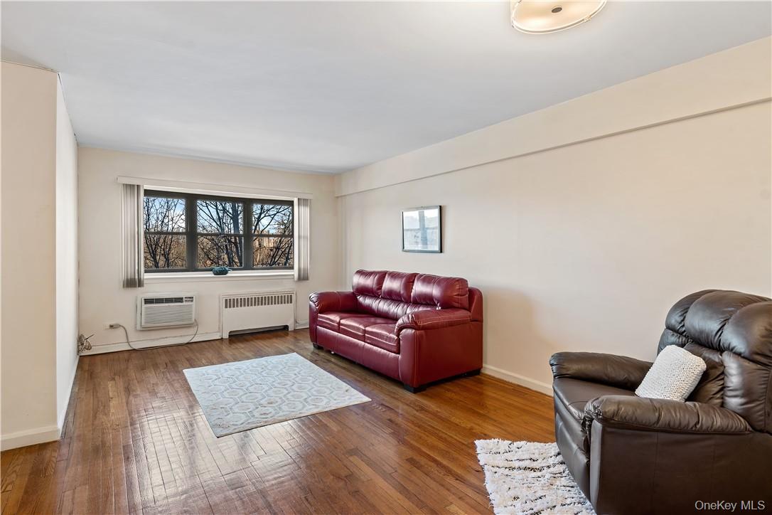 1910 Pelham Parkway S # 5C, Bronx, NY 10461