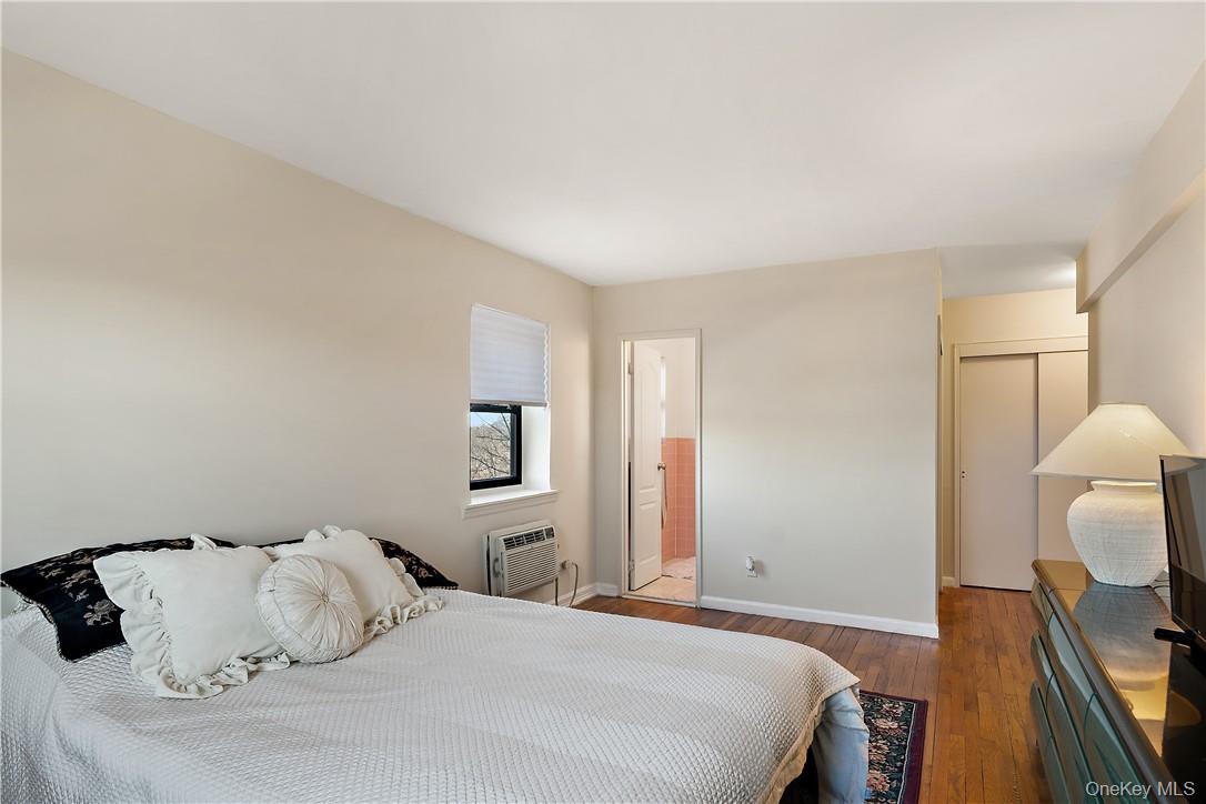 1910 Pelham Parkway S # 5C, Bronx, NY 10461