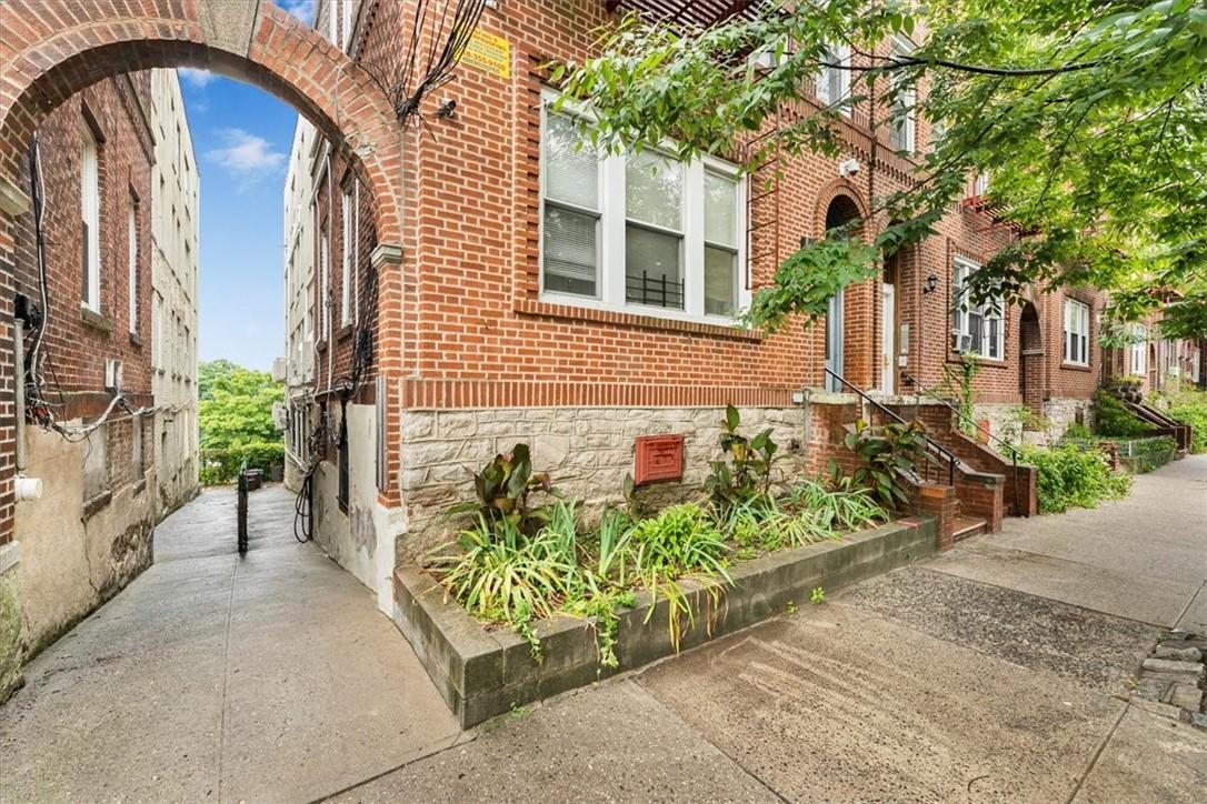 4433 Carpenter Avenue, Bronx, NY 10470