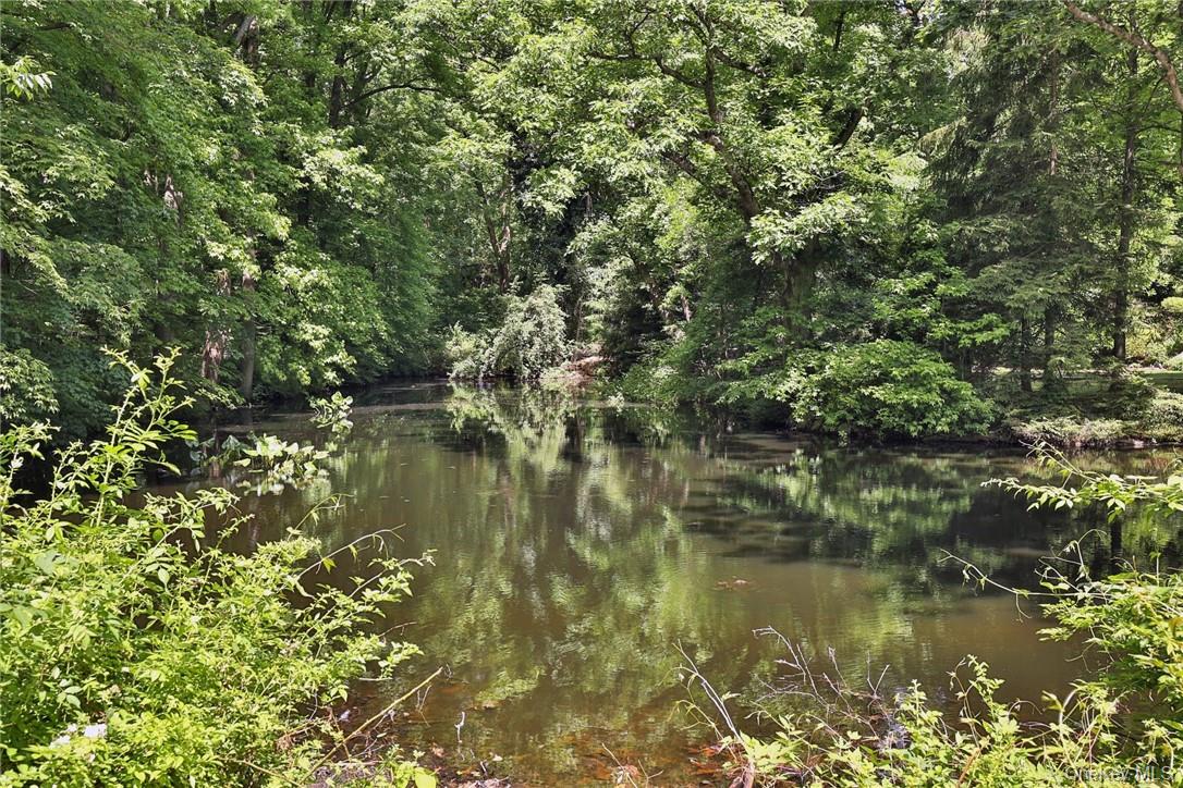 5 Deerfield Lane, Mamaroneck, NY 10543