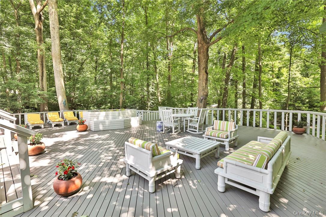 5 Deerfield Lane, Mamaroneck, NY 10543