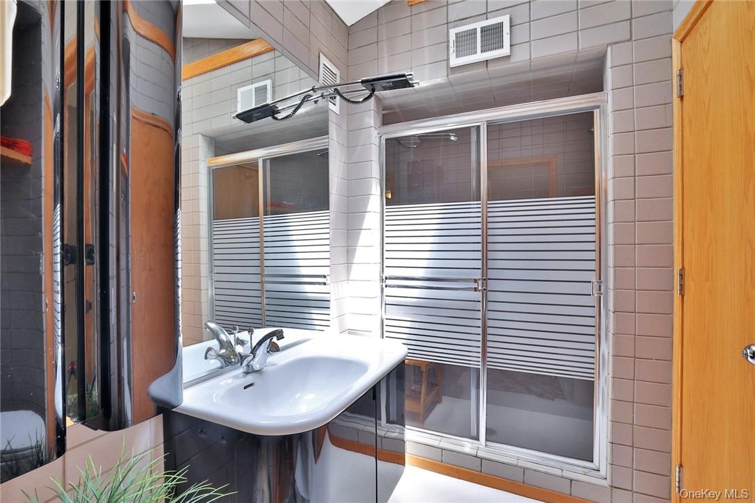 5 Deerfield Lane, Mamaroneck, NY 10543