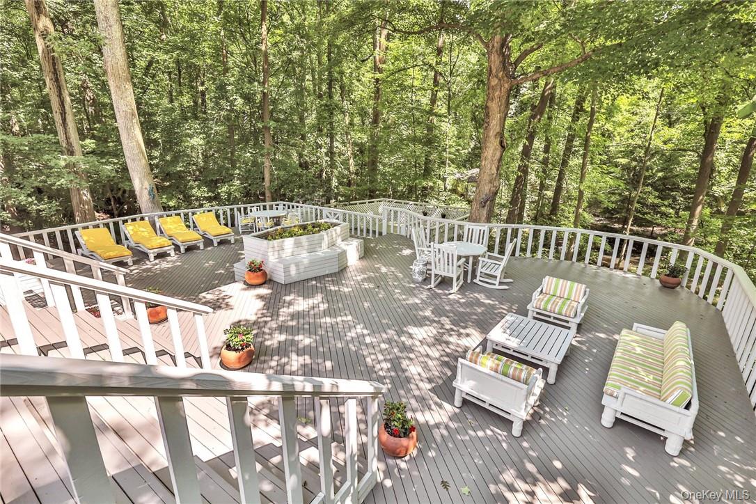 5 Deerfield Lane, Mamaroneck, NY 10543