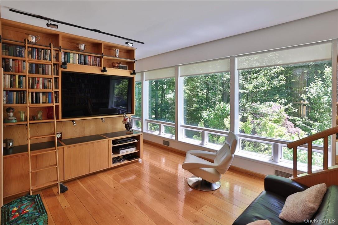 5 Deerfield Lane, Mamaroneck, NY 10543