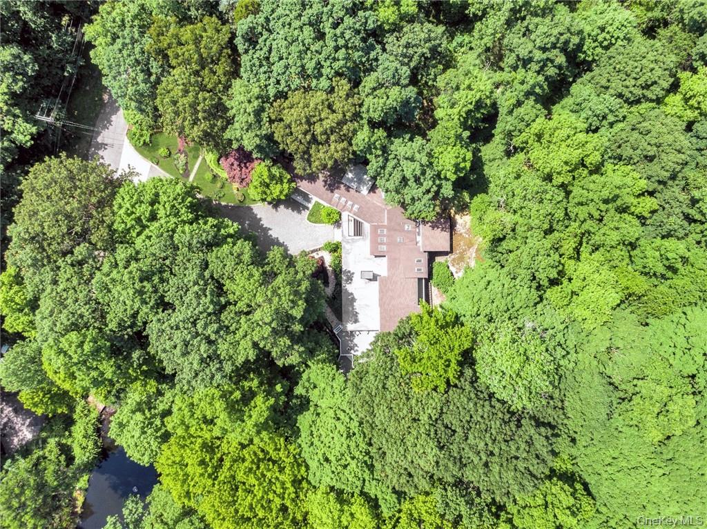 5 Deerfield Lane, Mamaroneck, NY 10543