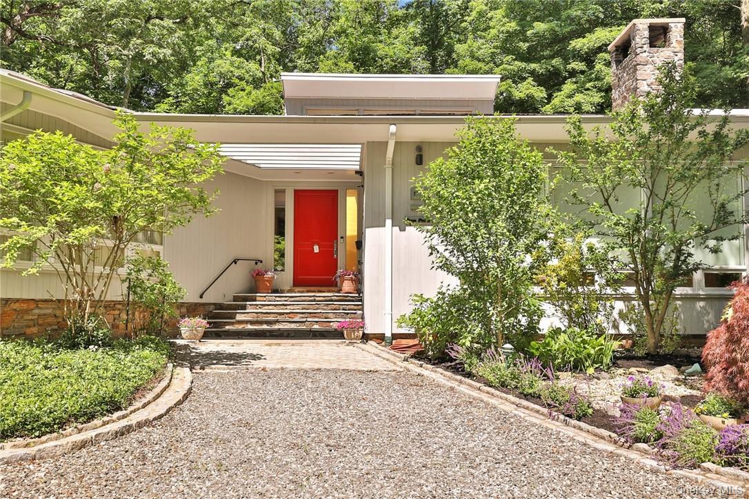 5 Deerfield Lane, Mamaroneck, NY 10543