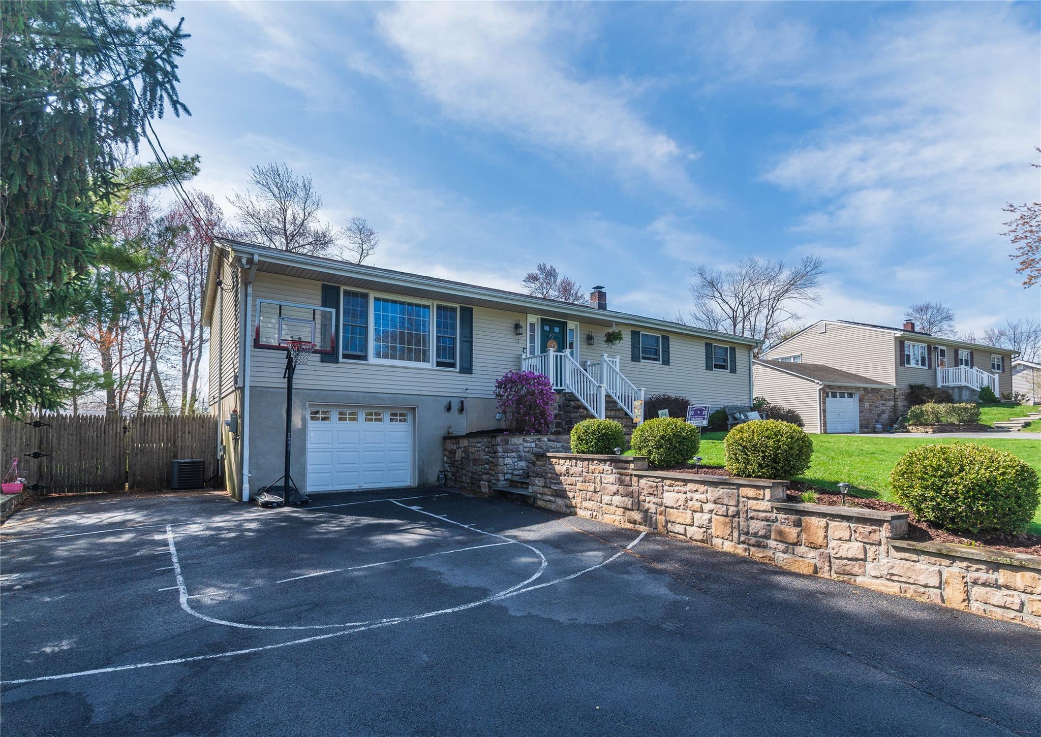 13 Tulip Lane, Monroe, NY 10950