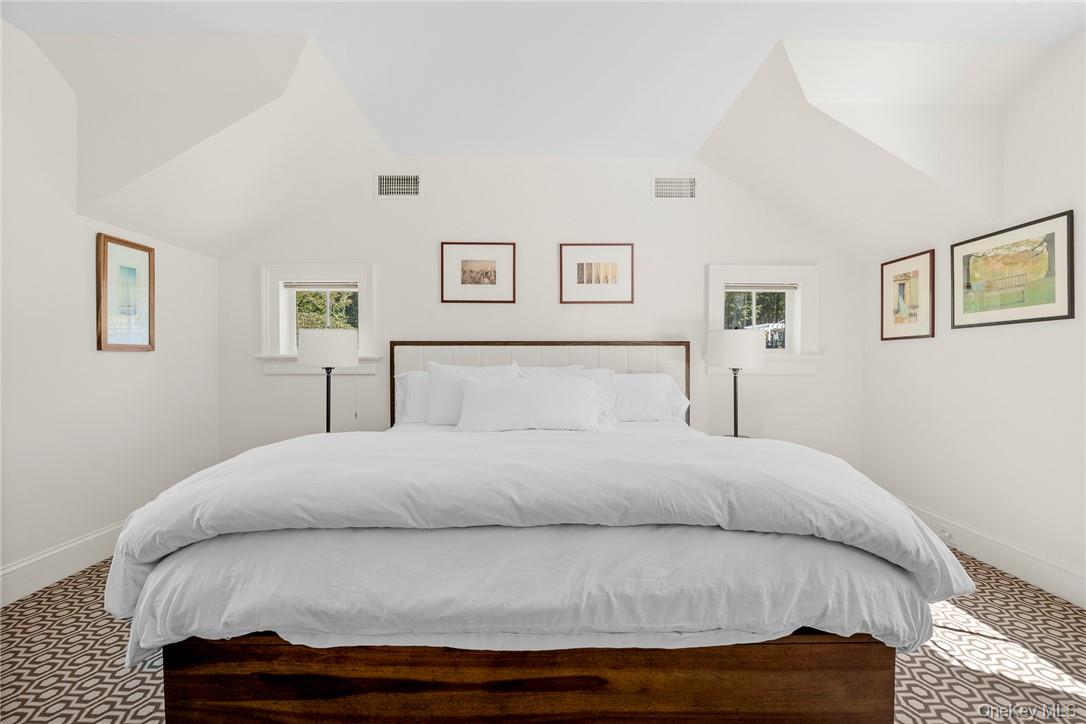 570 Pumpkin Lane, Clinton Corners, NY 12514