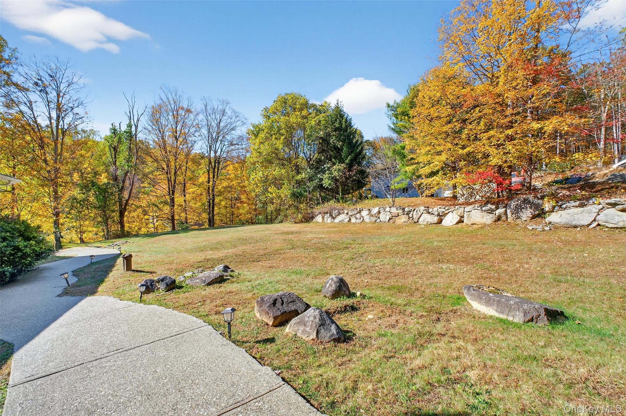 10 Sunrise Drive, Putnam Valley, NY 10579