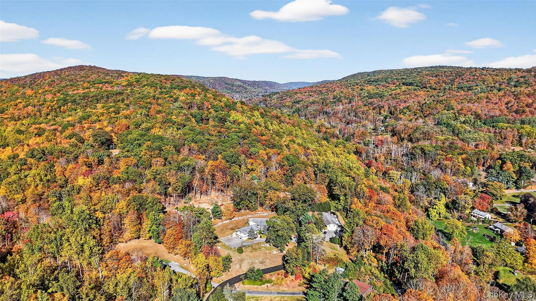 10 Sunrise Drive, Putnam Valley, NY 10579