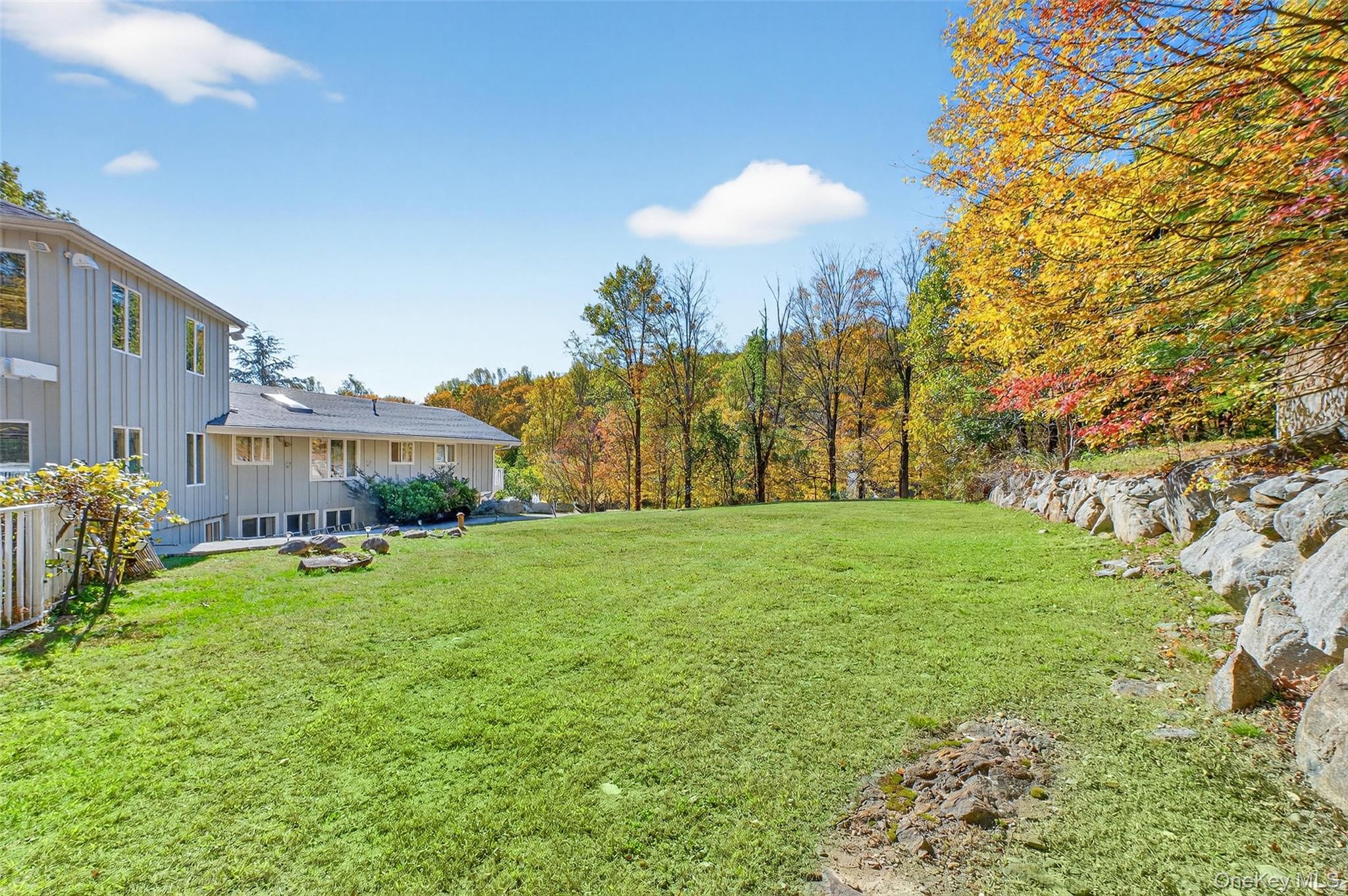 10 Sunrise Drive, Putnam Valley, NY 10579