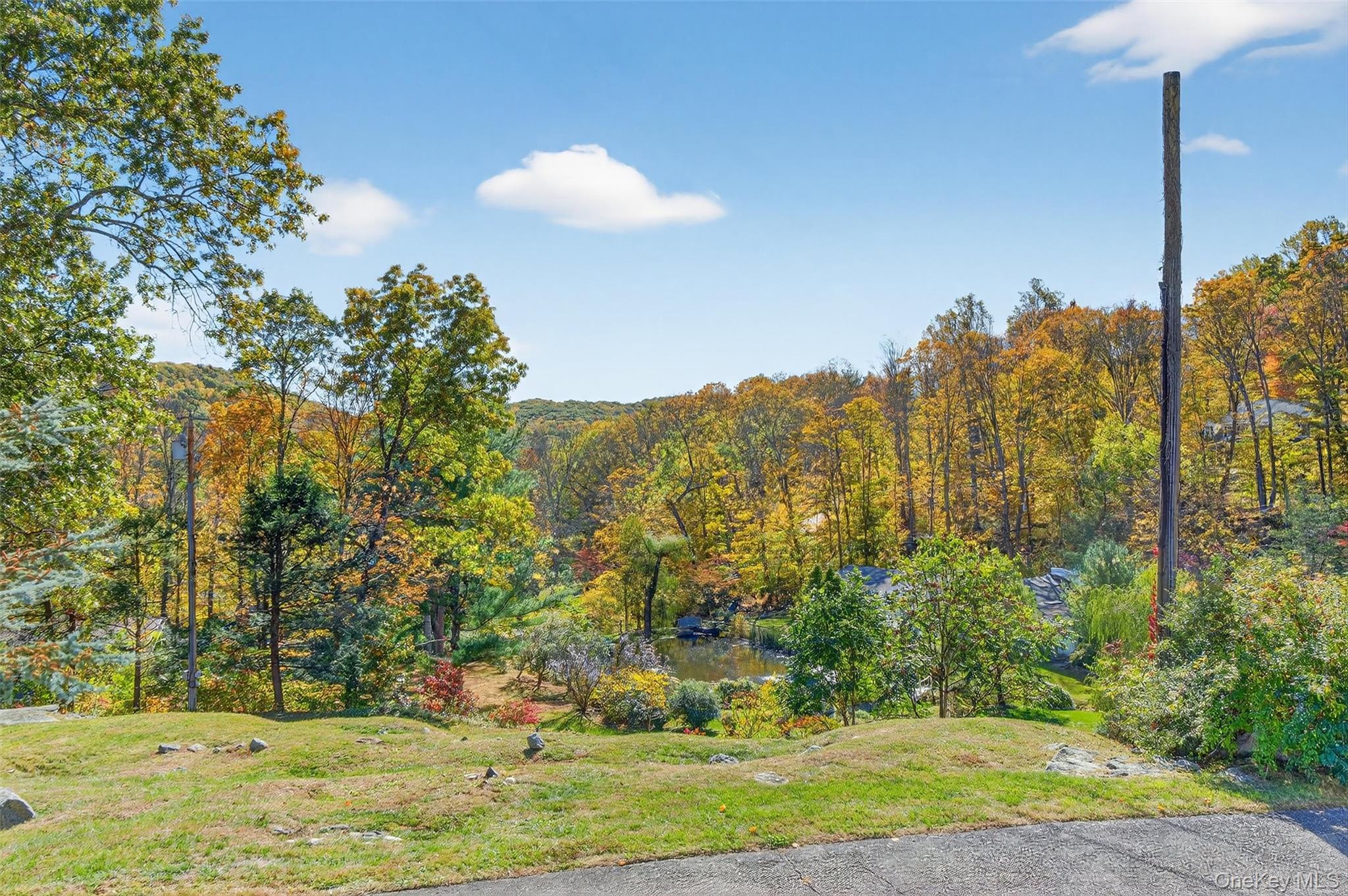 10 Sunrise Drive, Putnam Valley, NY 10579