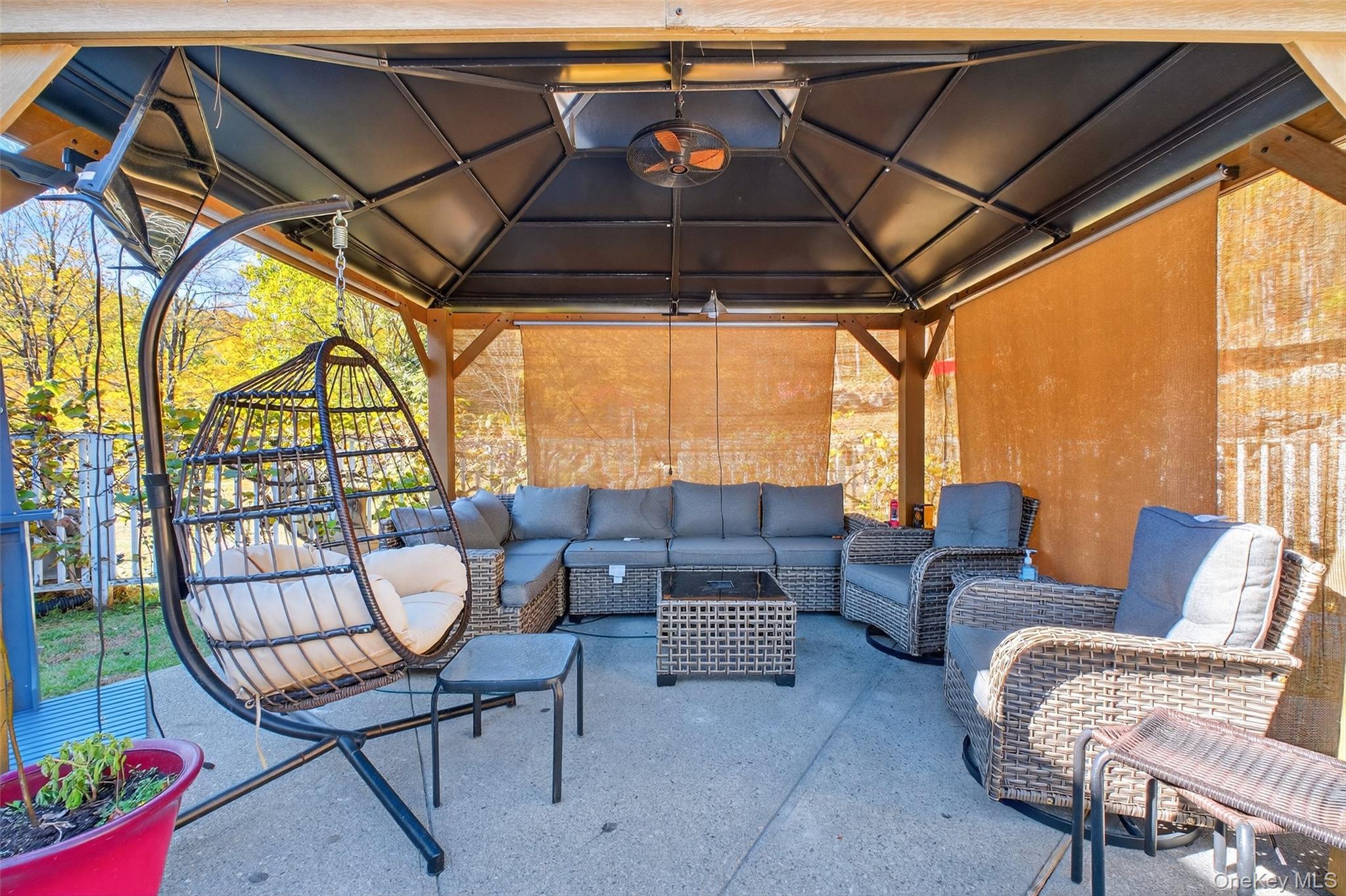 10 Sunrise Drive, Putnam Valley, NY 10579