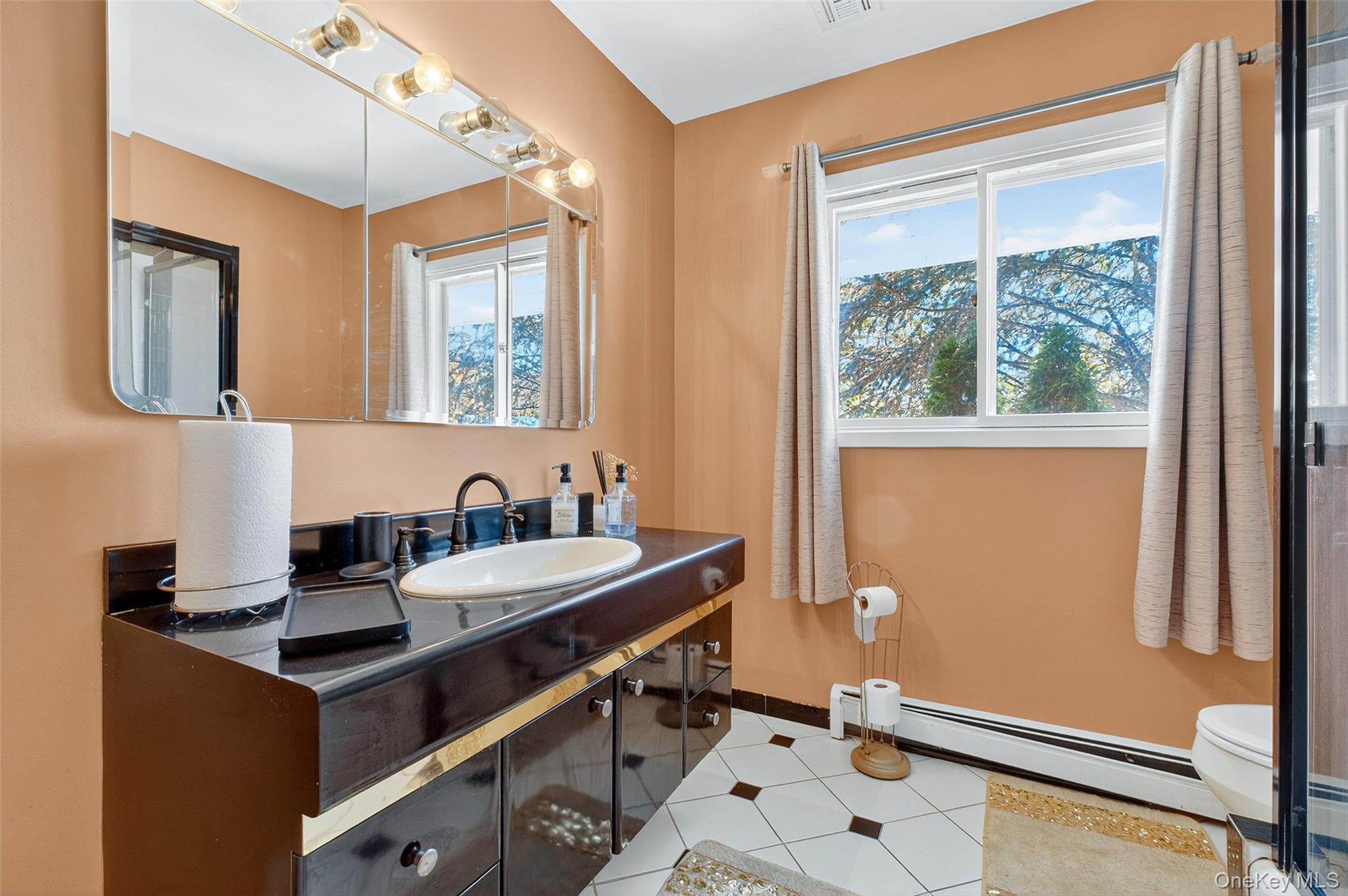 10 Sunrise Drive, Putnam Valley, NY 10579