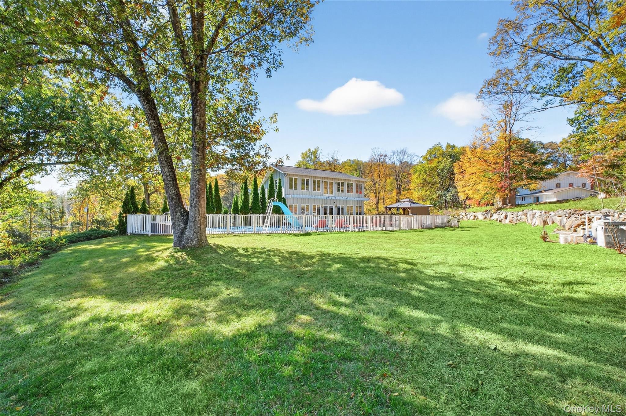 10 Sunrise Drive, Putnam Valley, NY 10579