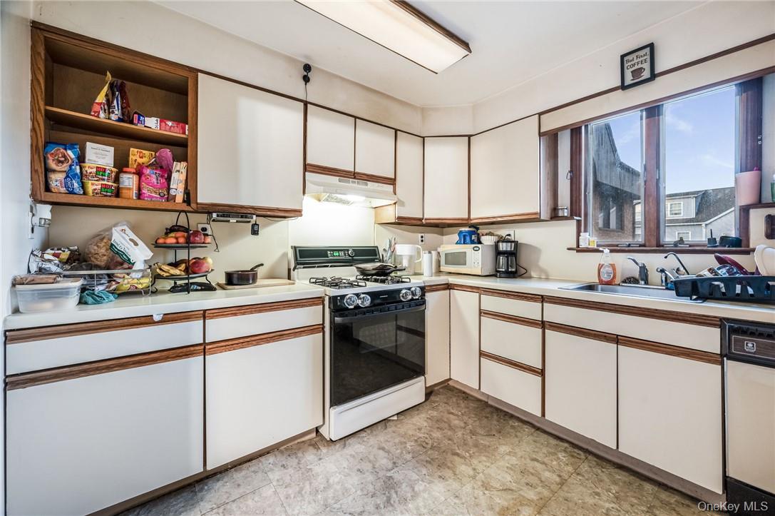 865 Commerce Street, Thornwood, NY 10594