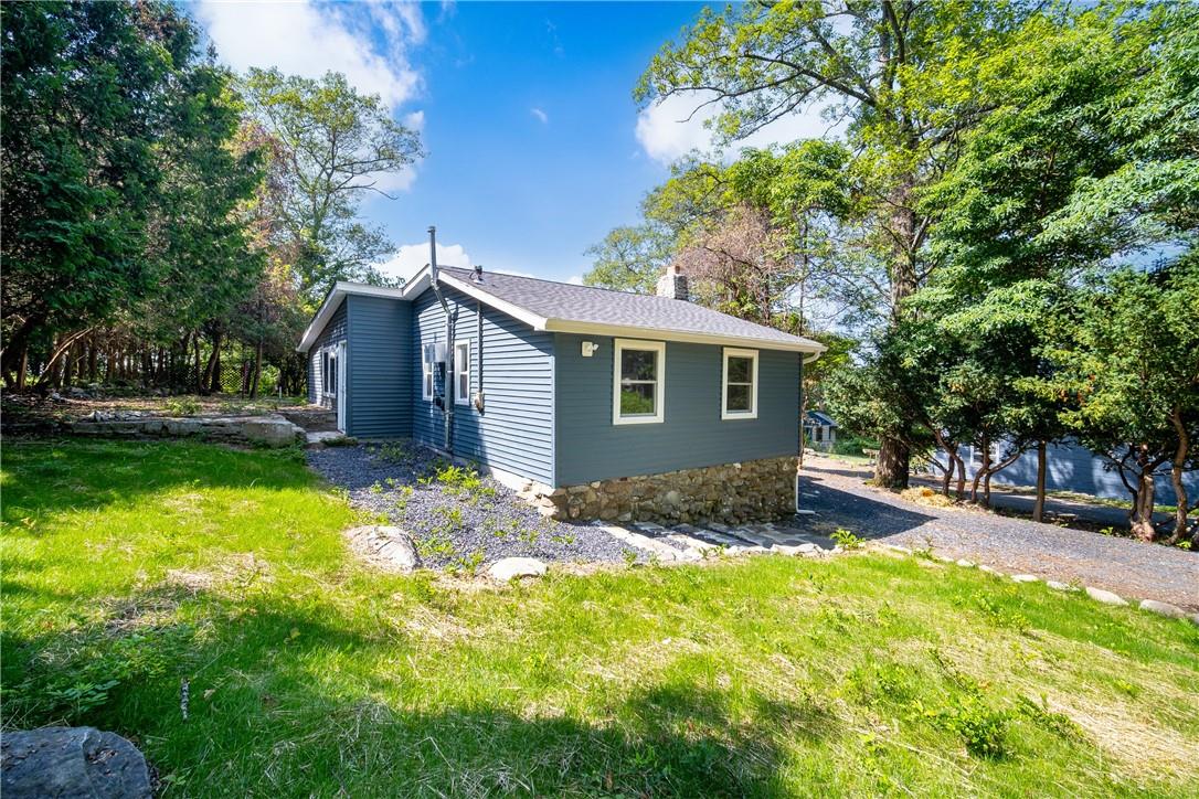 18 Oakwood Trail S, Monroe, NY 10950