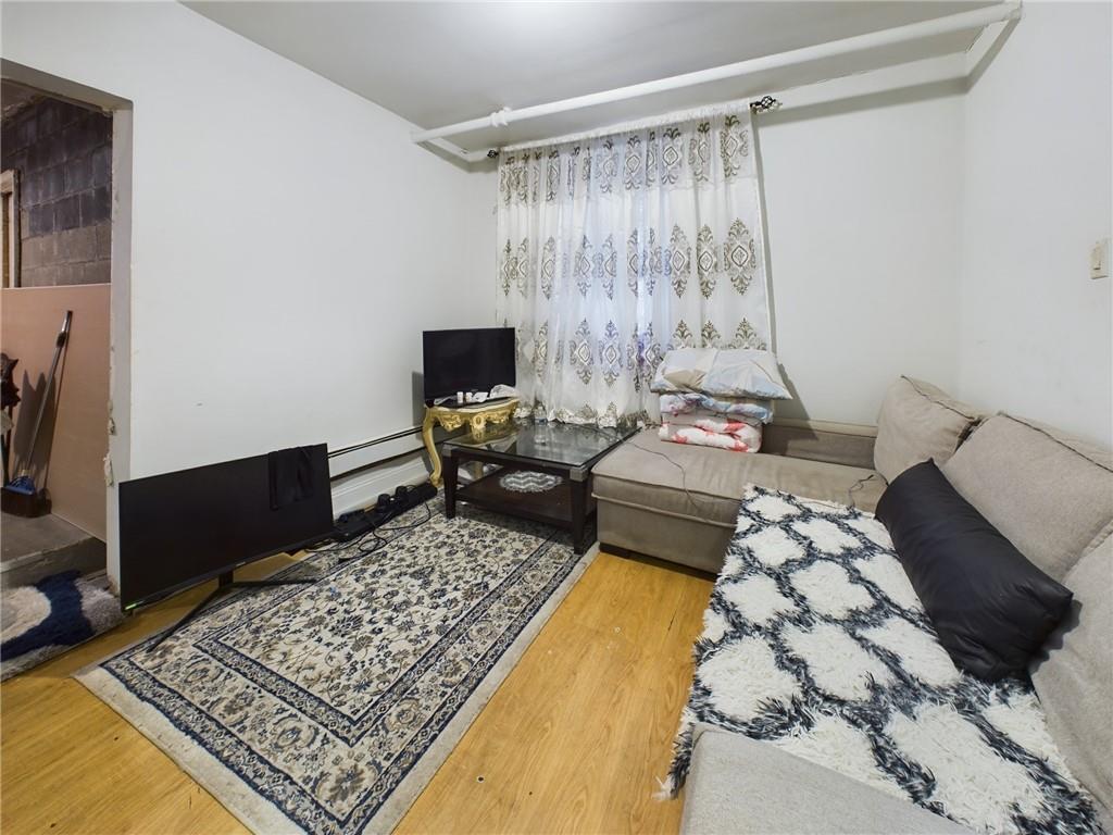 2553 Radcliff Avenue, Bronx, NY 10469