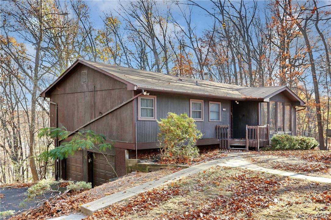 9 Country Club Lane, Airmont, NY 10952