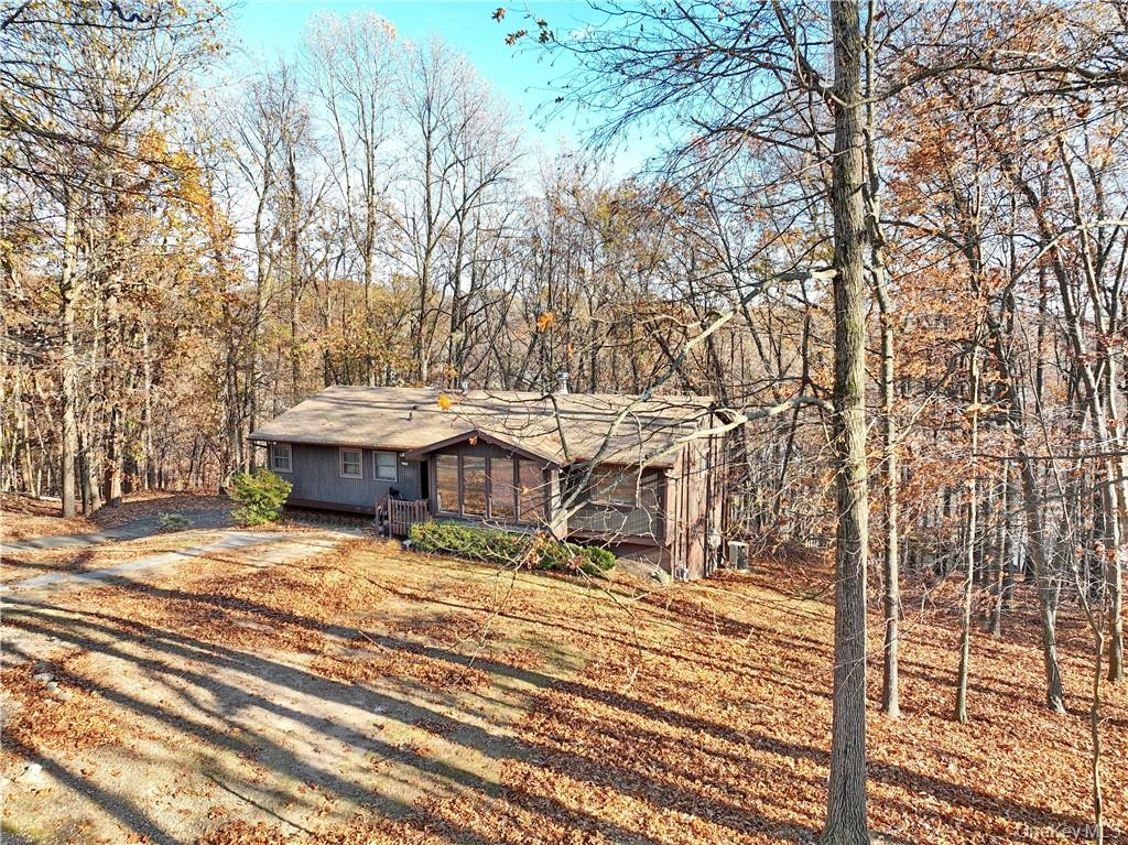 9 Country Club Lane, Airmont, NY 10952