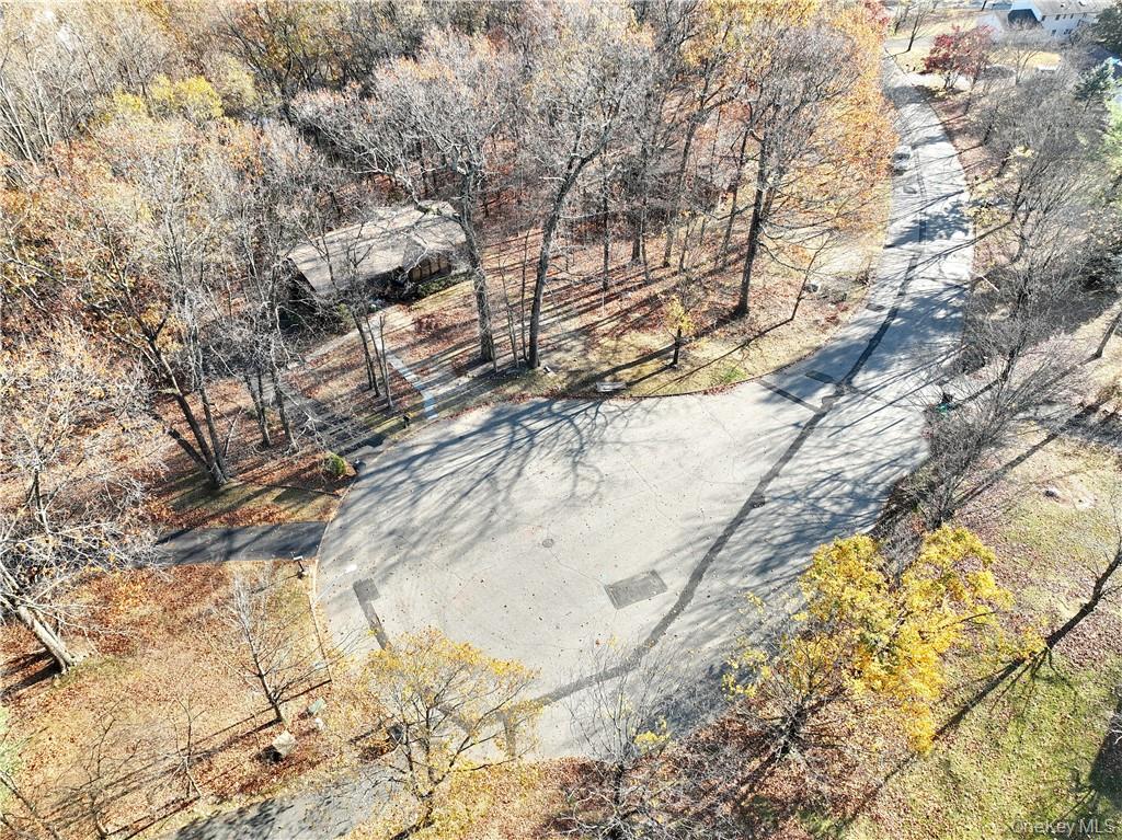 9 Country Club Lane, Airmont, NY 10952