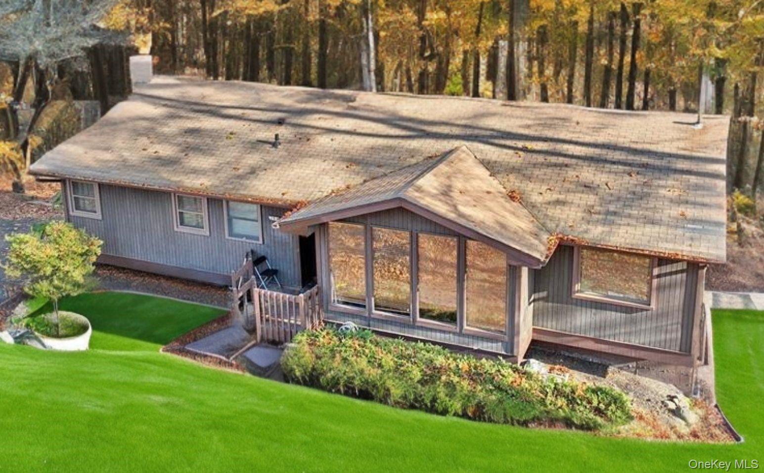 9 Country Club Lane, Airmont, NY 10952