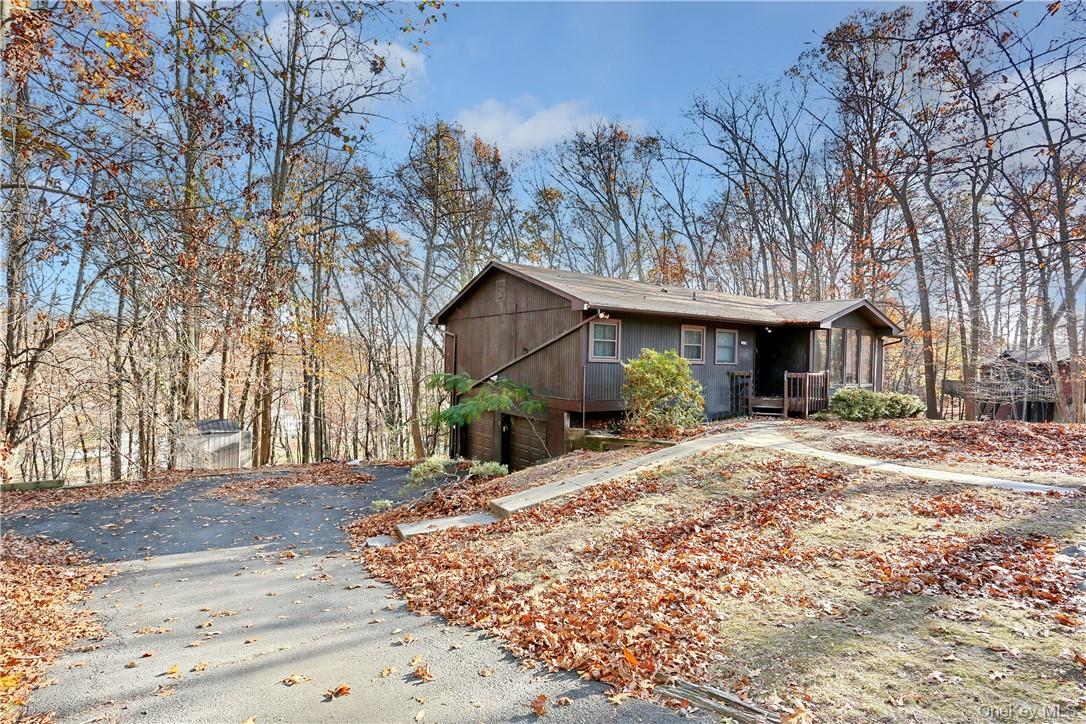 9 Country Club Lane, Airmont, NY 10952