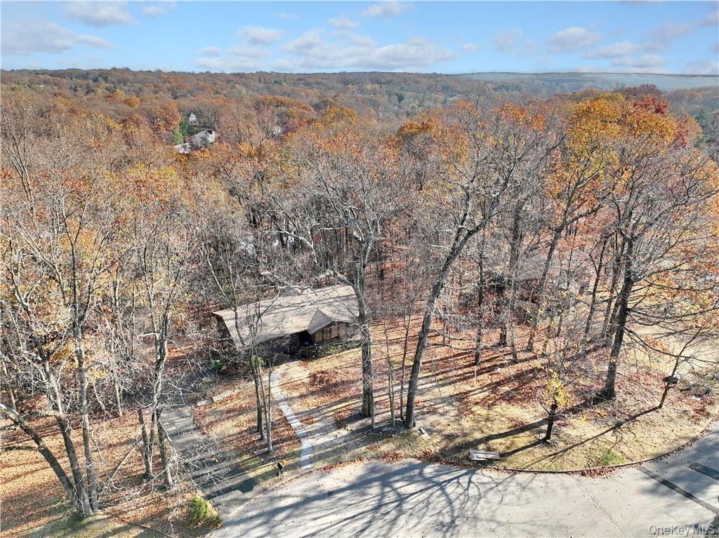 9 Country Club Lane, Airmont, NY 10952