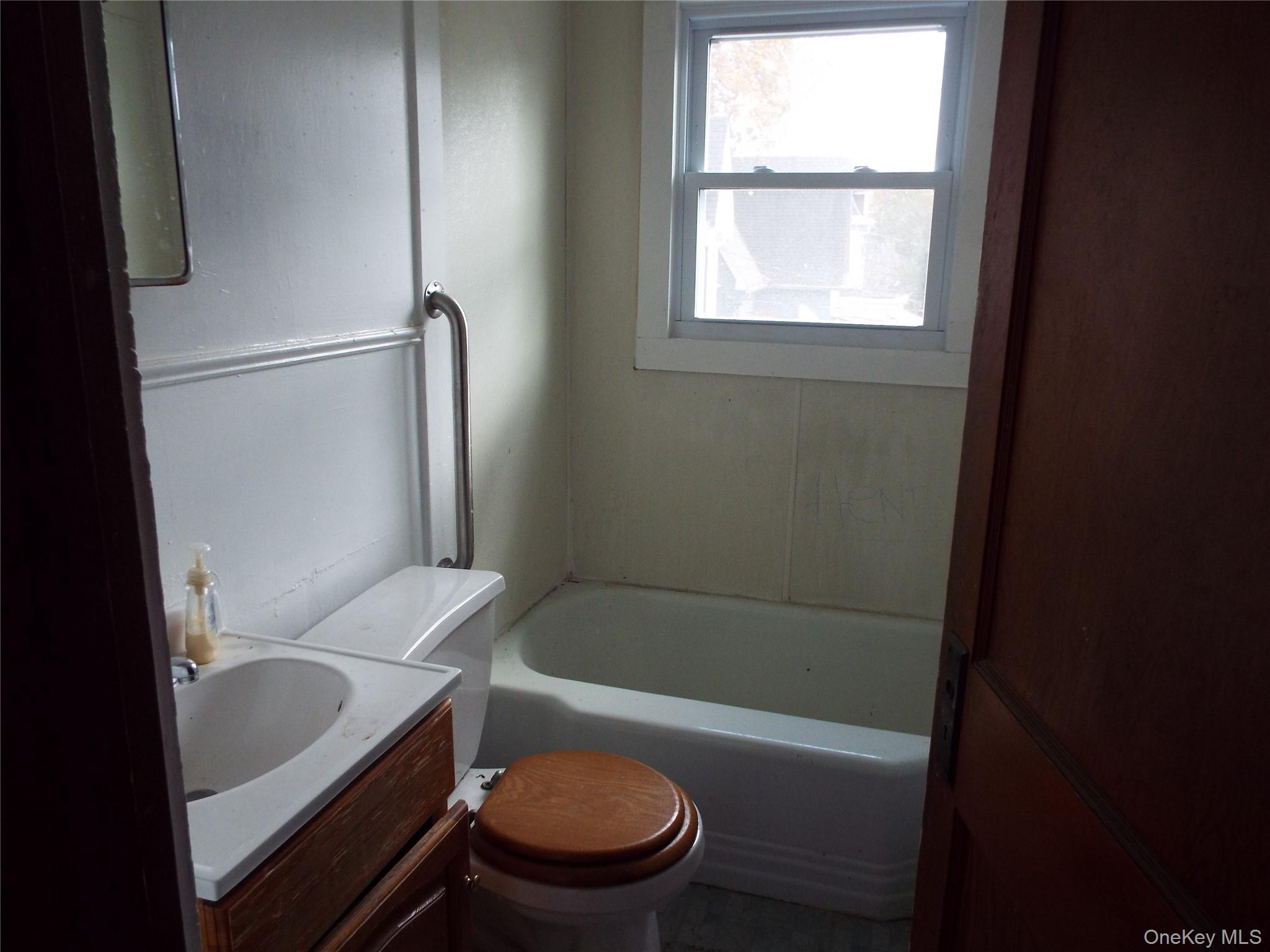 76 E Main Street, Port Jervis, NY 12771