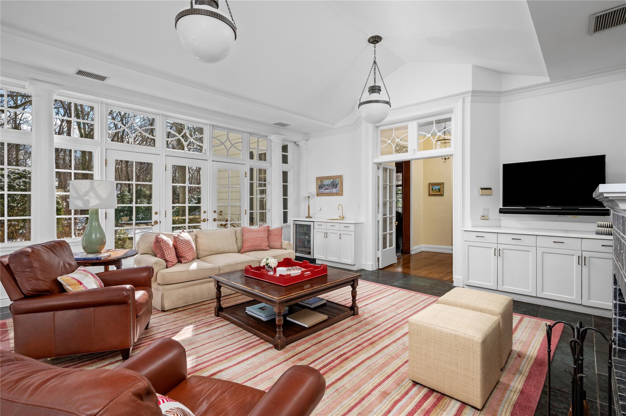 2 Sackett Circle, Larchmont, NY 10538