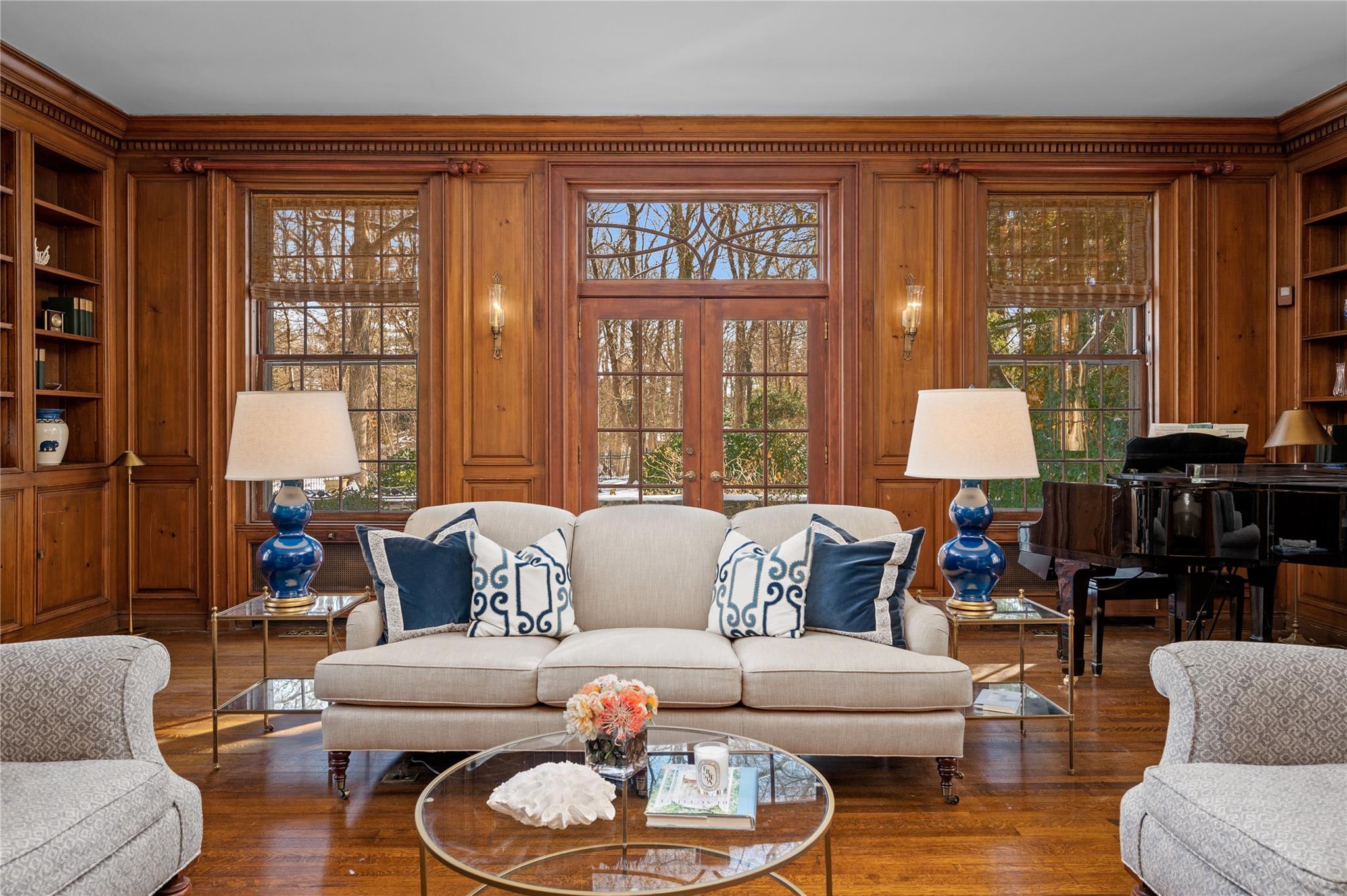 2 Sackett Circle, Larchmont, NY 10538
