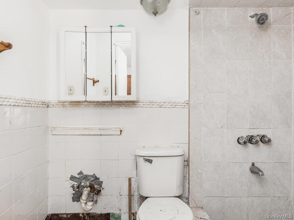 1151 Saint Lawrence Avenue, Bronx, NY 10472