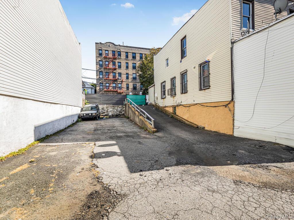 1151 Saint Lawrence Avenue, Bronx, NY 10472